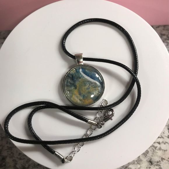 Handmade paint pour necklace blue and gold ocean vibes - Picture 2 of 2